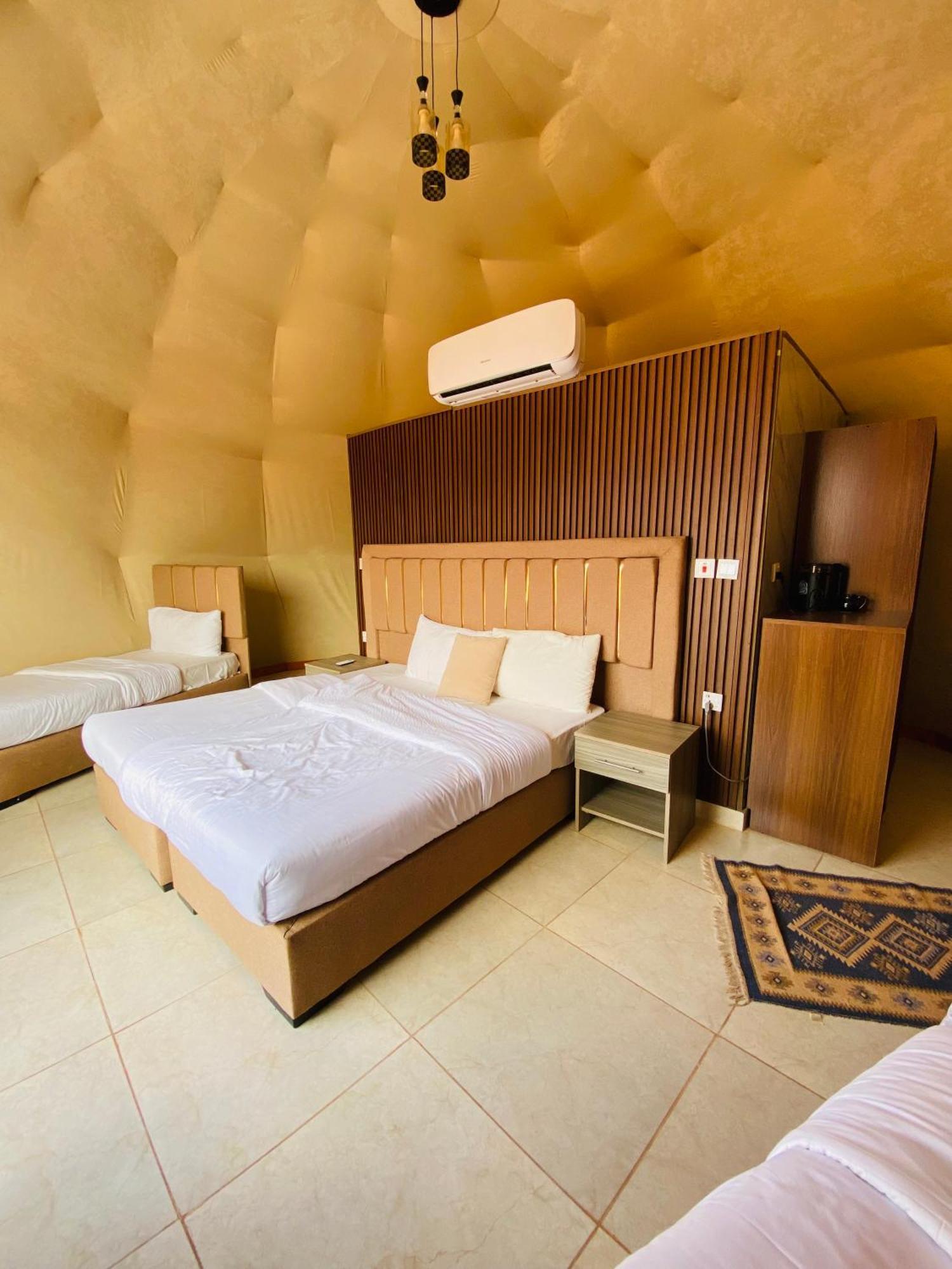 Wadi Rum Eagle Luxury Camp מראה חיצוני תמונה