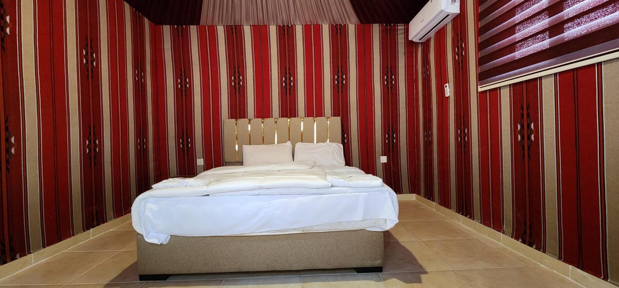 Wadi Rum Eagle Luxury Camp מראה חיצוני תמונה
